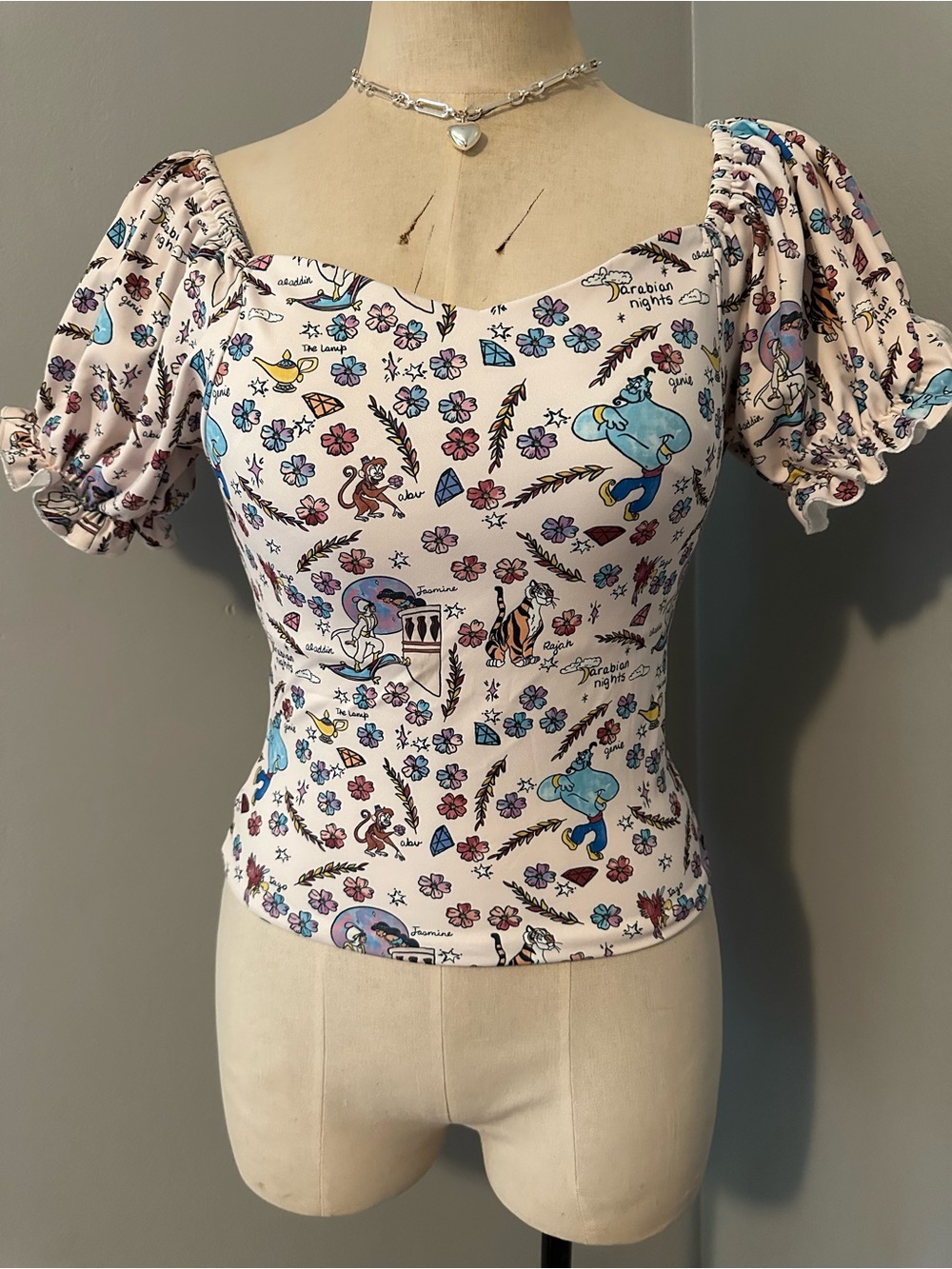 Disney Aladdin top